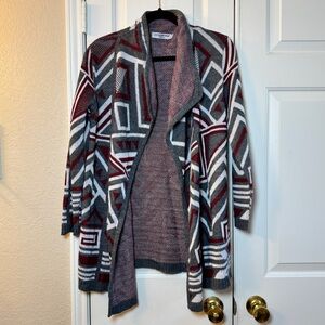 Cotton Emporium Flyaway Open Cozy Front Gray/Red Aztec Print Women’s Size M